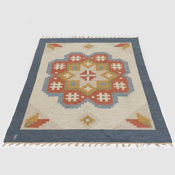 Erik Lundberg, a flat weave rug, Vävaregården, Eringsboda, approx. 249 x 169 cm.