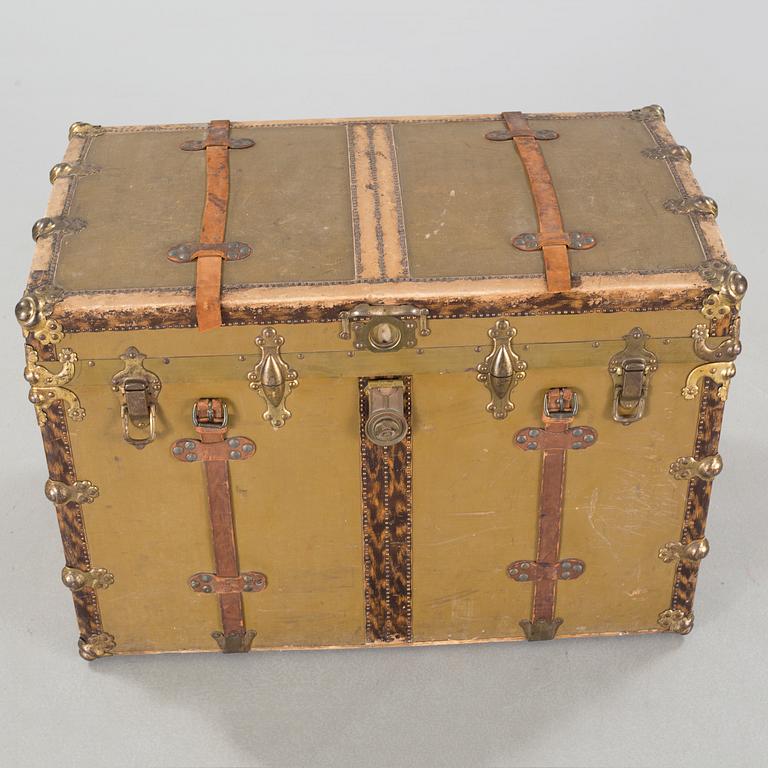 KOFFERT, omkring år 1900.