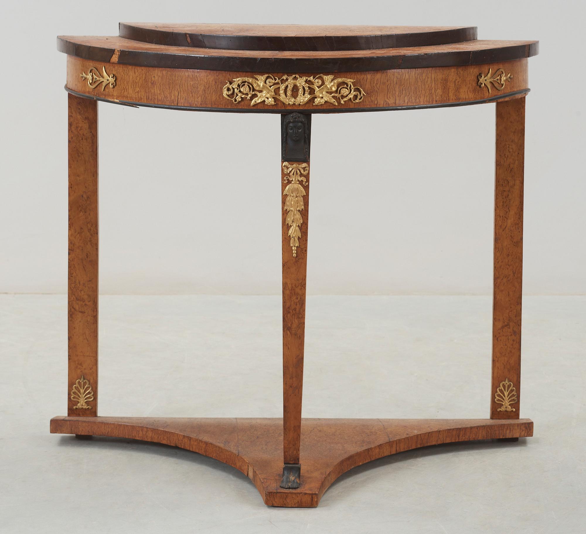 KONSOLBORD, empire, 1800-talets första hälft.