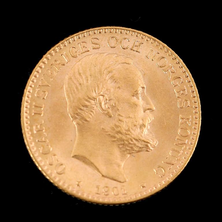 GULDMYNT, 10 kronor, Oscar II, 1901. Vikt ca 5 gram.
