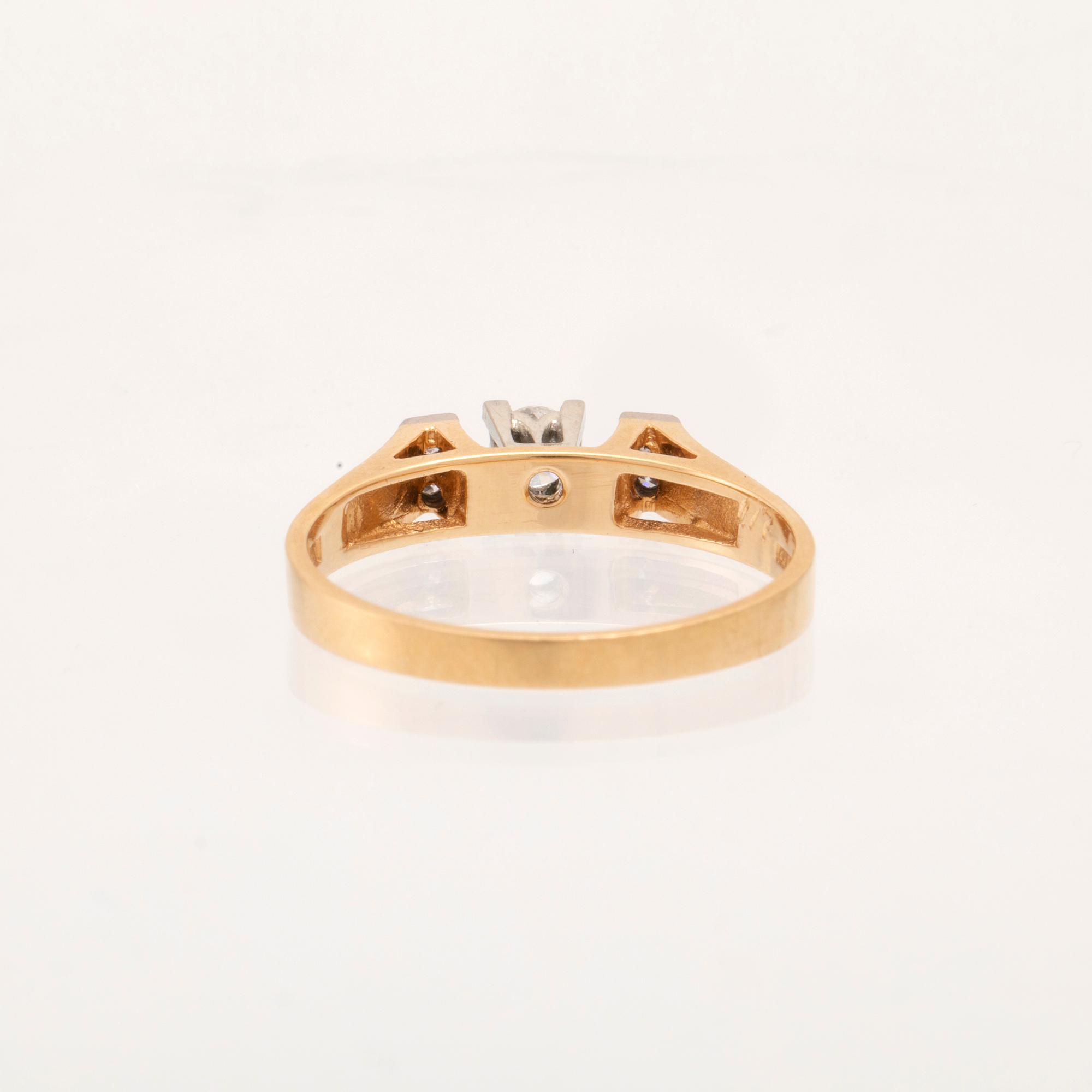 Ring in 18K white and red gold with round brilliant-cut and single-cut diamonds by G. Dahlgren & Co Malmö, 1967.