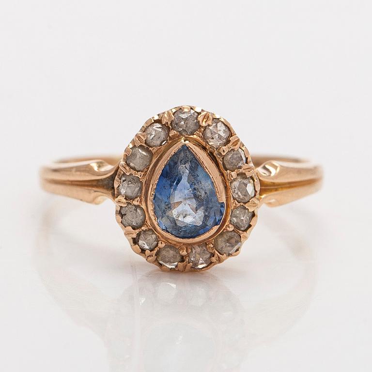 Ring, pear-shaped sapphire, rose-cut diamonds, 14K (56) gold.