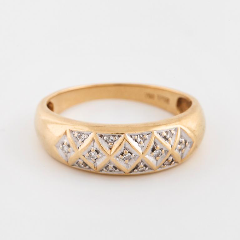 A single cut diamond ring.