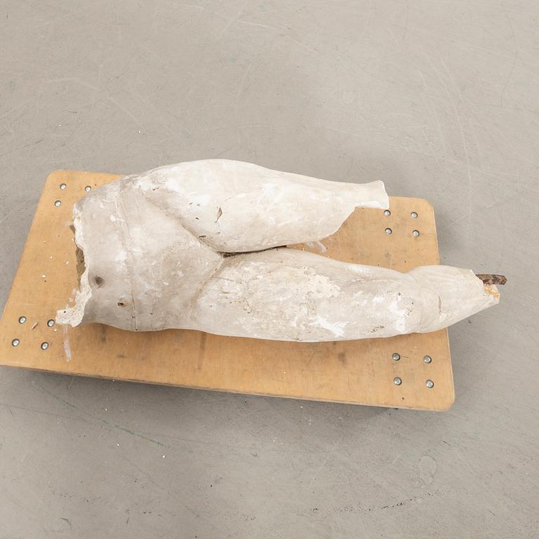 Nils Möllerberg, Sculpture model part of lower body.