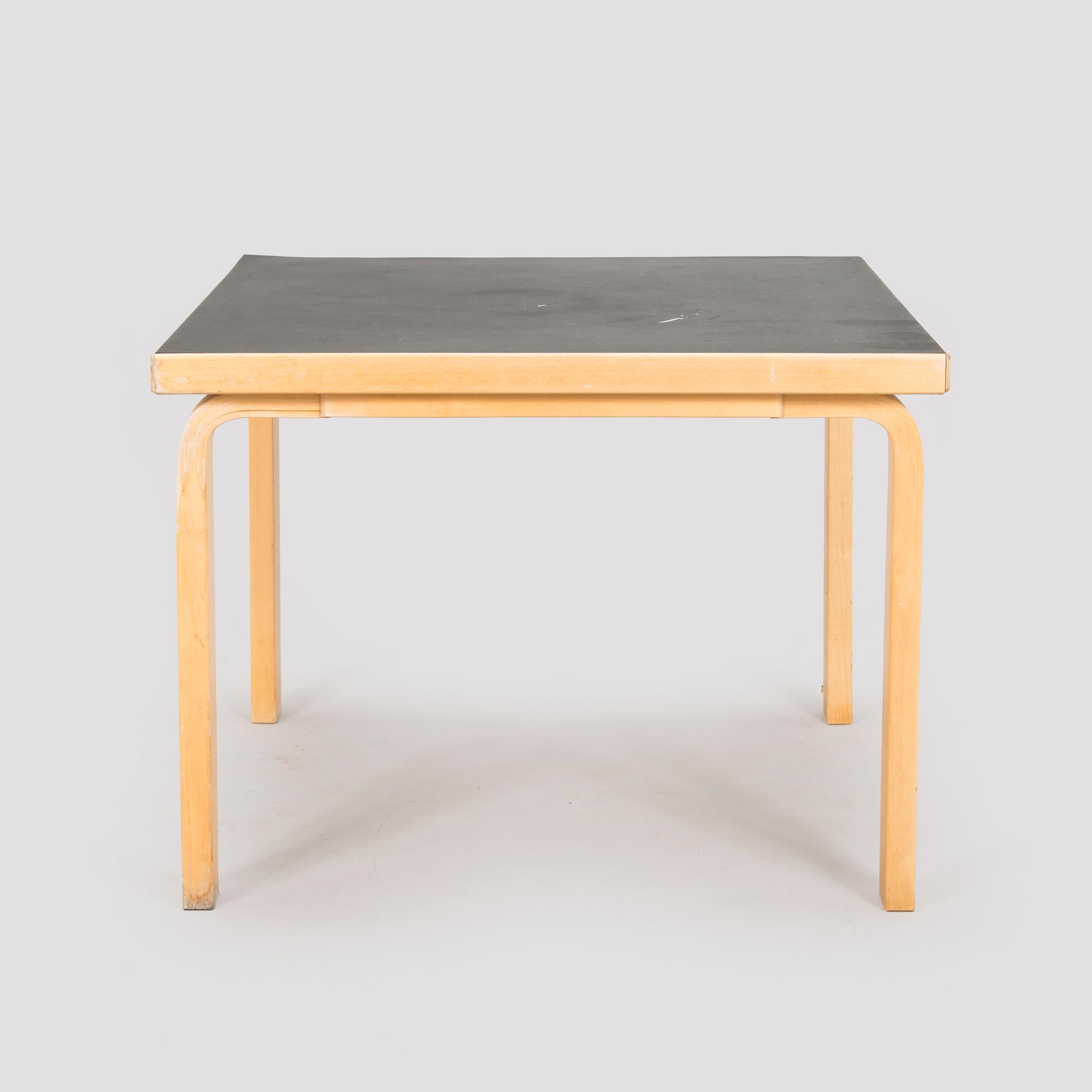 Alvar Aalto, bord, modell 81C, Artek 1900-talets slut.