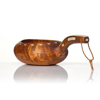 Mjölkstäva (Nápphi), signerad HEL.