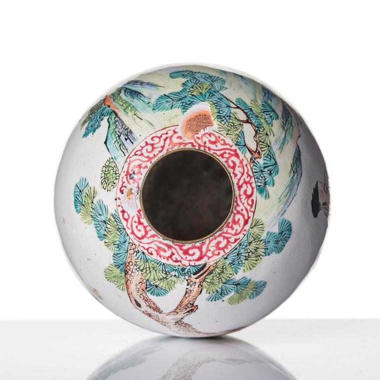 Vas, emalj på koppar. Qingdynastin, 1700-tal.