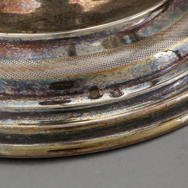 KANDELABRAR, ett par, låghaltigt silver 800, Österrike, omkring sekelskiftet 1900. Vikt ca 1942g.