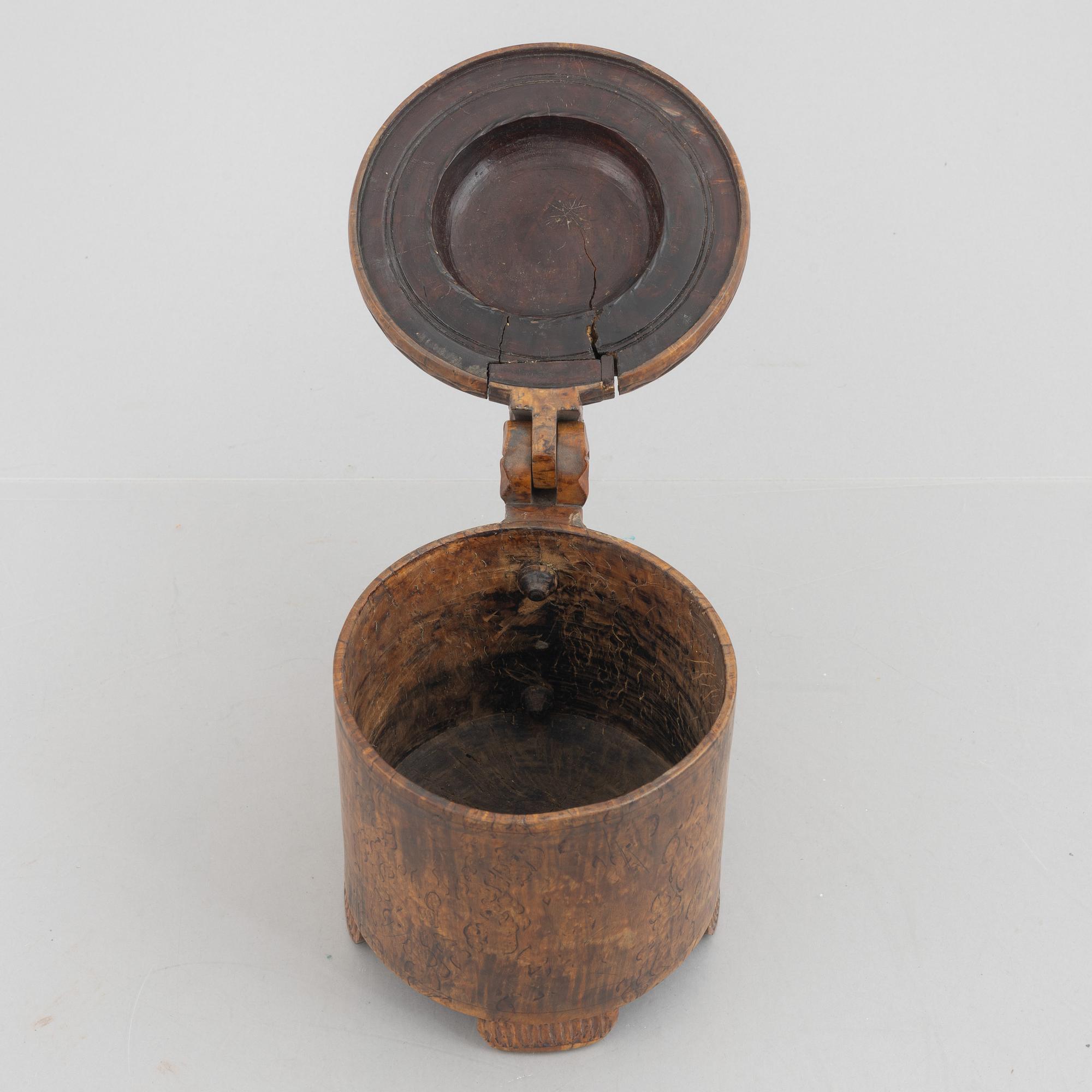 A Norwegian burr-birch tankard, 19th century.