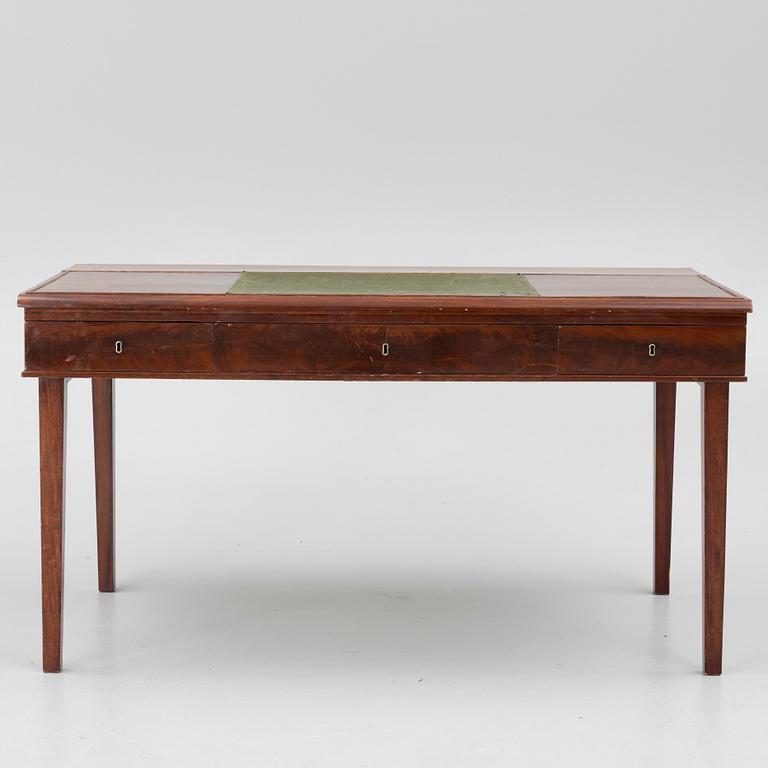 Skrivbord, troligen Danmark. 1900-talets första hälft.