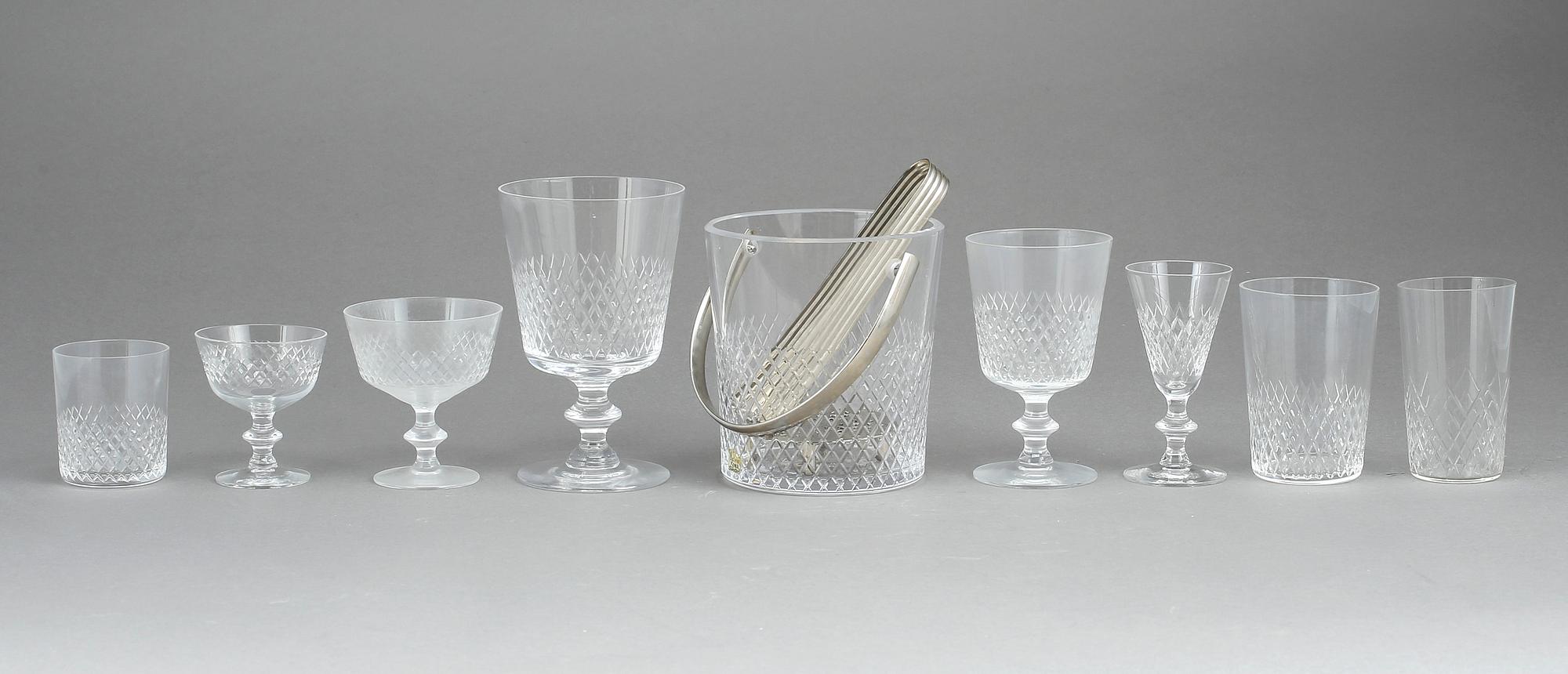 GLASSERVIS, 75 delar, "Diamant", Vicke Lindstrand, Kosta.