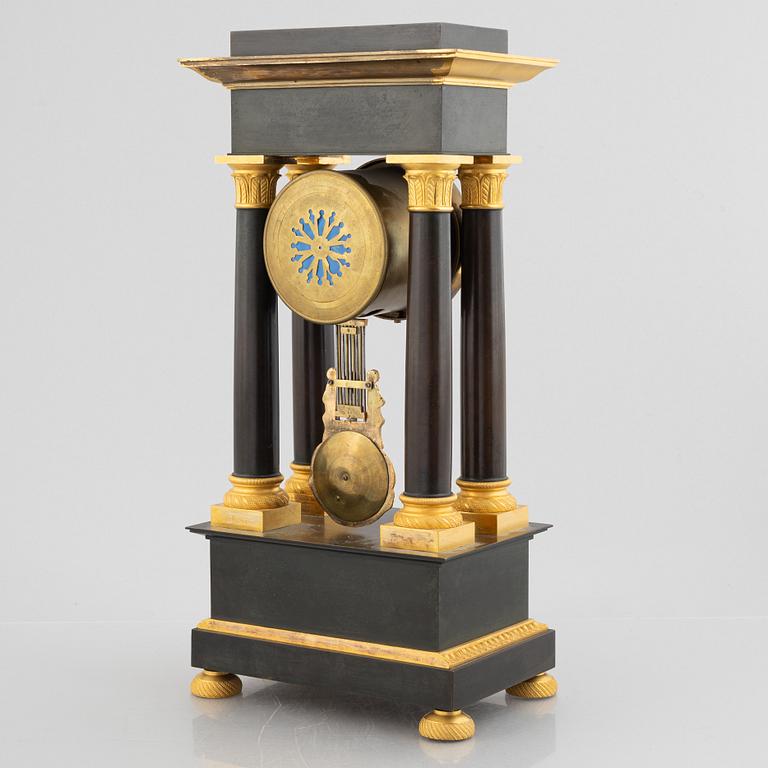 Bordspendyl, 1800-talets mitt. Senempire.