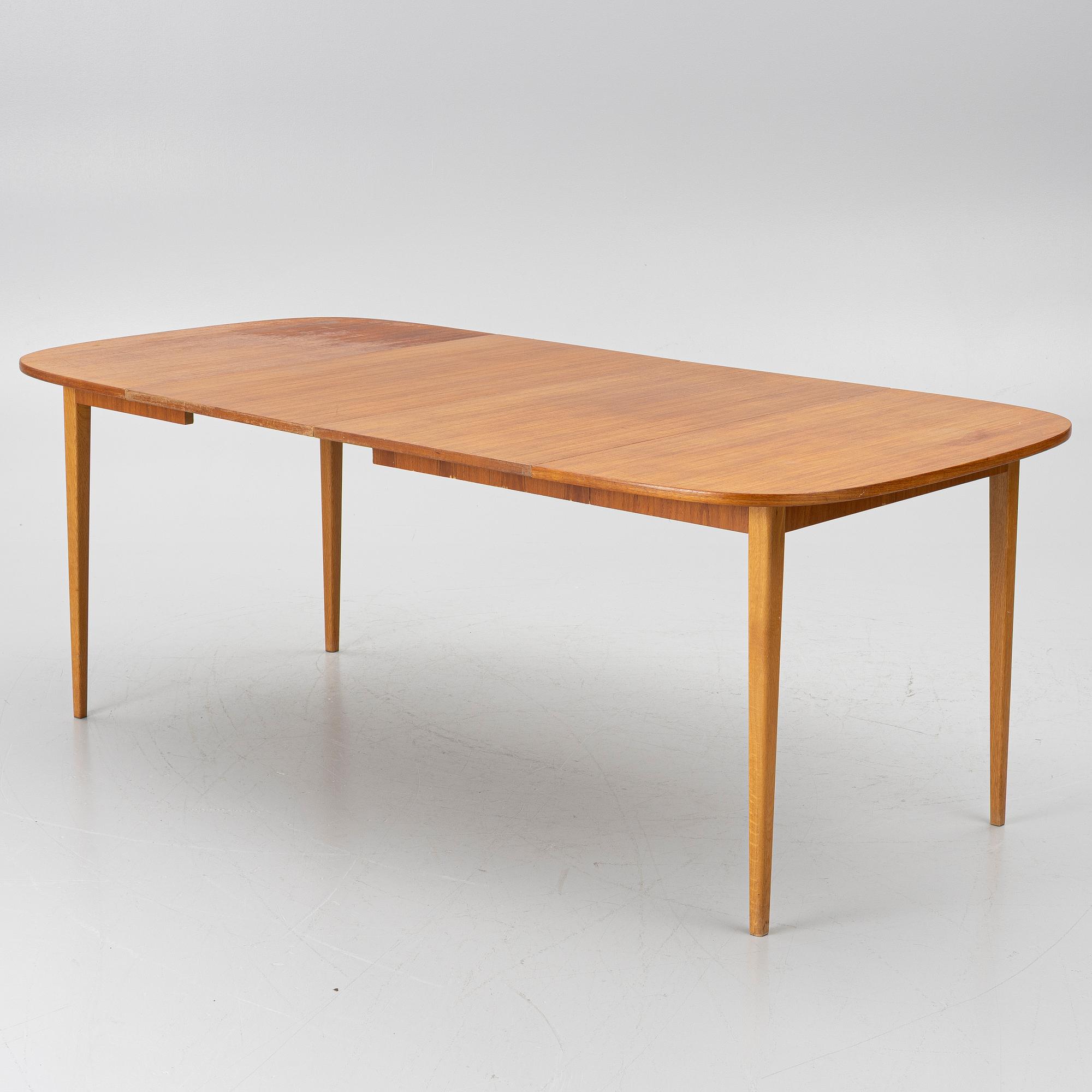 Dining table with four chairs, 1950s/60s.