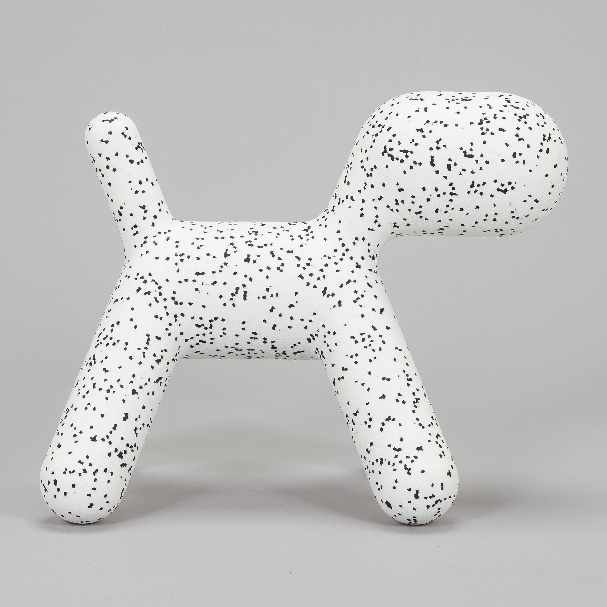 Eero Aarnio, "Puppy Dalmatian", Me Too Collection, Magis, Italia, 2005.