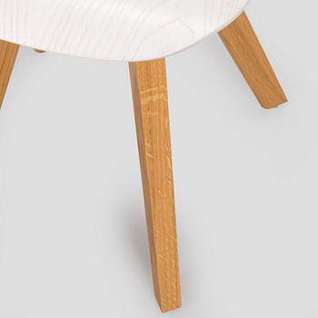 Jouni Leino, Stol "Oma" (Egen) för Puulon, Jouni Leino Design Studio 2017.
