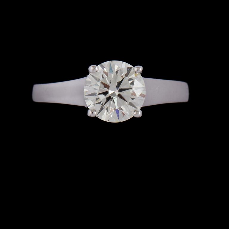 RING, 18K vitguld med briljantslipad diamant, 1.53 ct. Vikt 3,9 g.