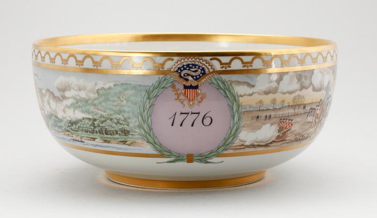 BÅLSKÅL, porslin, "The American Revolution", Sven Vestergaard,  Royal Copenhagen.
