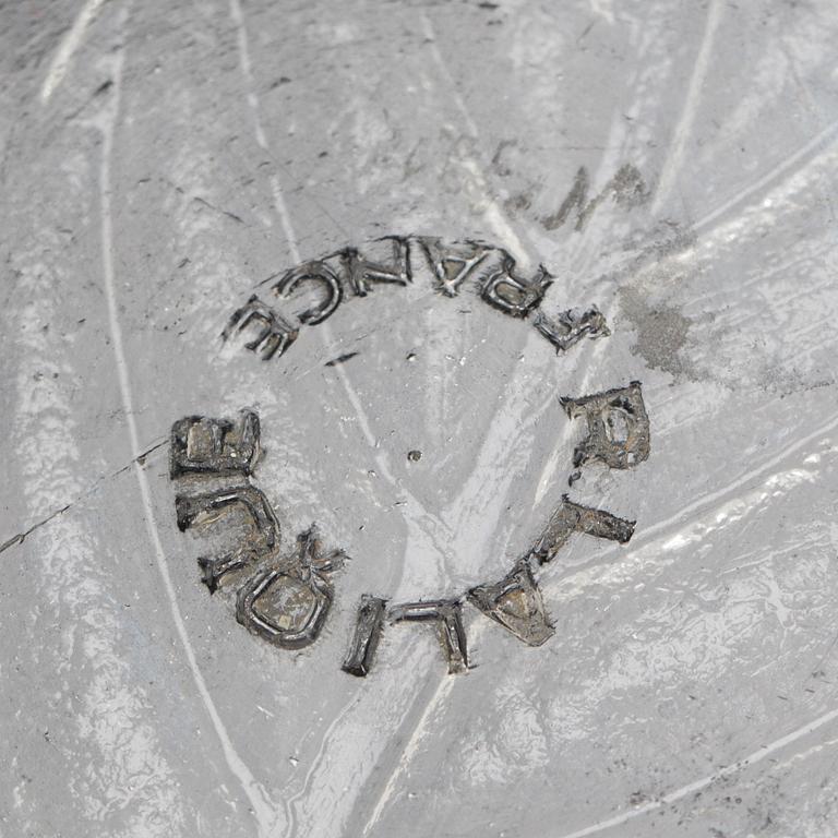 RENE LALIQUE, skål, glas, märkt R. Lalique och otydligt numrerad.