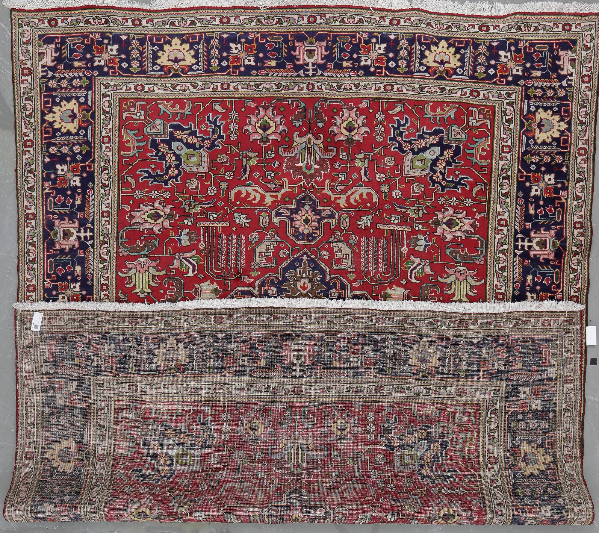 MATTA, semiantik, Täbris, ca 370x280 cm.