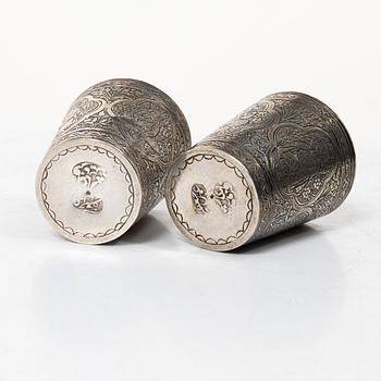 Koppar, ett par, silver, Persien, 1900-talets första hälft.