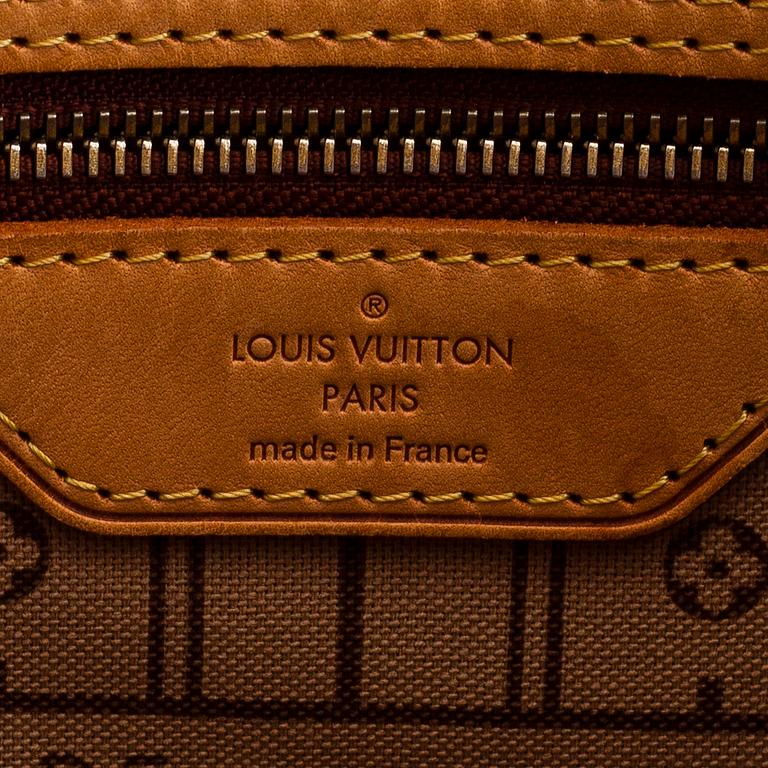 Louis Vuitton, A 'Neverfull MM' Monogram Bag.