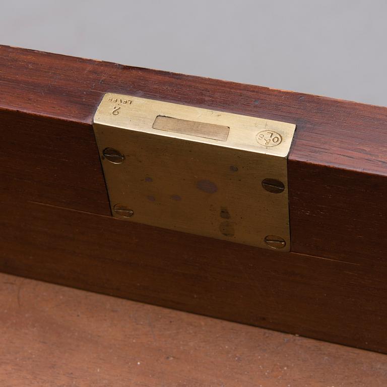 SKRIVBORD samt STOL, England 1800-talets slut.