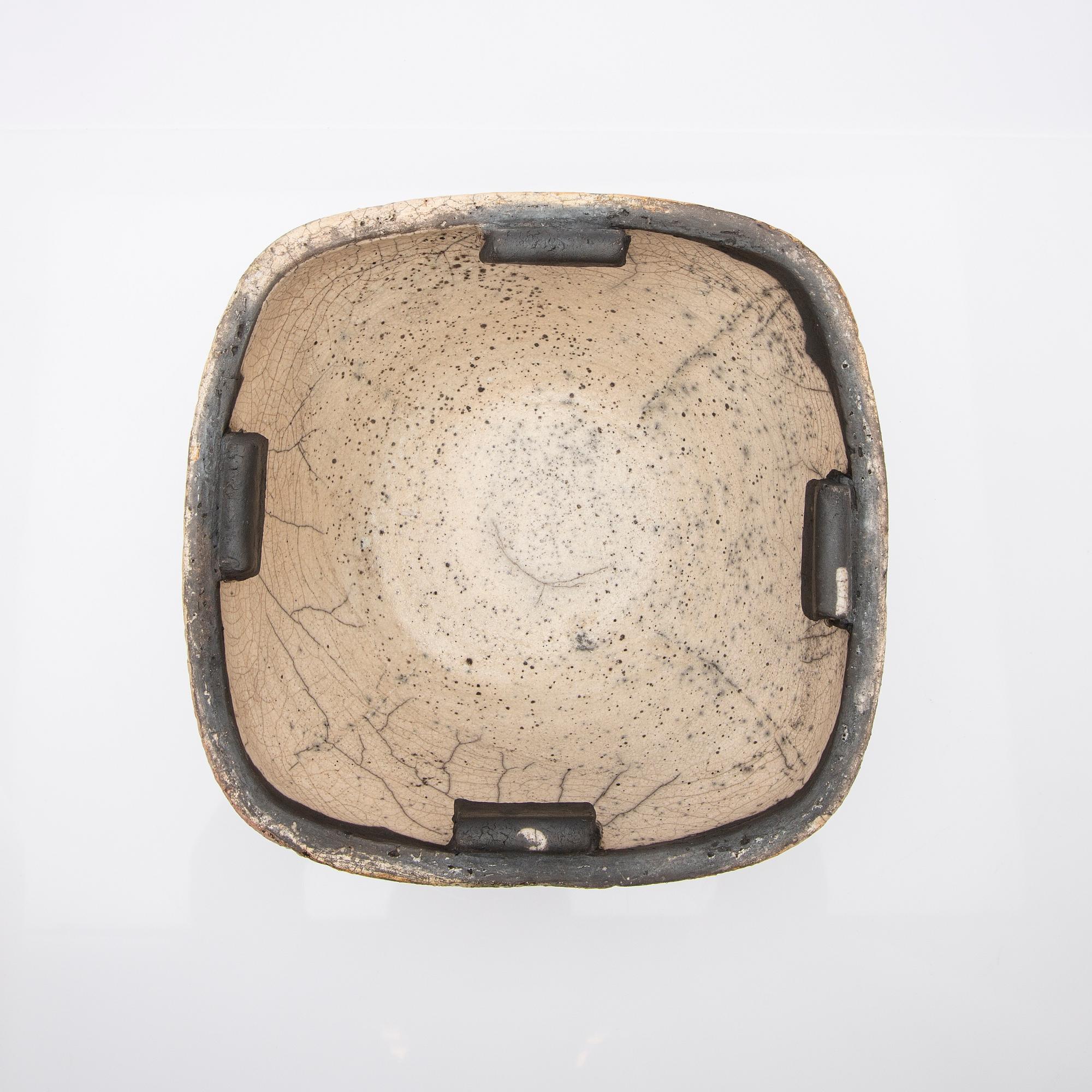 Ulf Johansson, Tea caddy, raku, Sweden, circa 2000.
