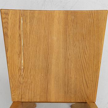 Nirvan Richter, ten chairs, Norrgavel.