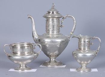 KAFFESERVIS, 3 delar, silver, orientalisk stil, Stockholm. GAB, 1890 samt 1892. Tot vikt 764 g.