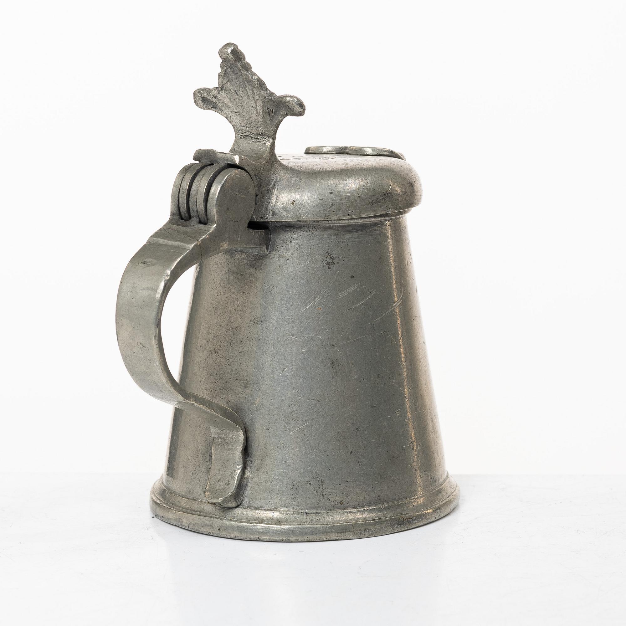 Measure vessel, pewter, half-quart by Gudmund Östling, Vimmerby, 1788 with an earlier lid.
