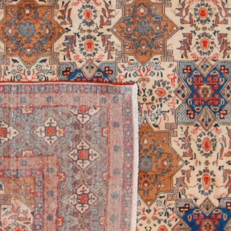 MATTA, Nadjafabad, ca 368 x 286 cm.