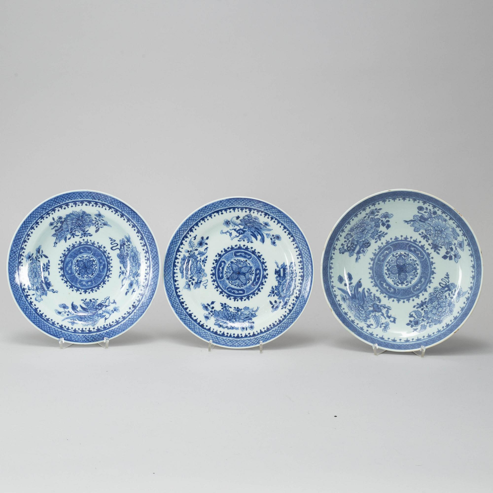 A blue and white "Fitz-Hugh part dinner service, Qing dynasty, Qianlong (1736-95). (23 pieces).