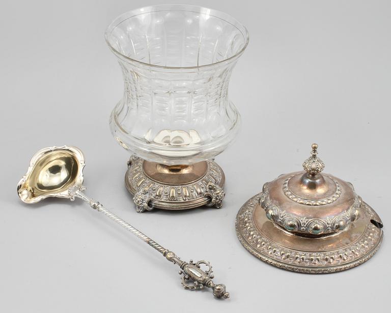 BÅLSKÅL, glas och nysilver, Carl Robert Carlström, Stockholm, omkring år 1900.