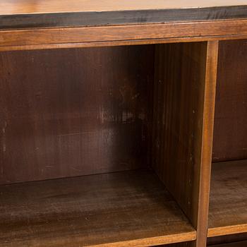 Lauri Järveläinen, kirjakaappi, Tampereen Höyrypuuseppä oy, Tampere 1920-luku.