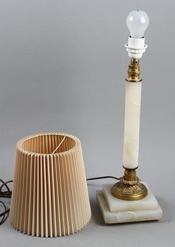 BORDSARMATUR, alabaster, empirestil 1900-tal.