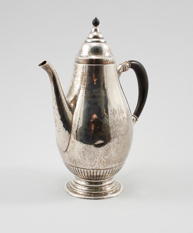 KAFFEKANNA, silver, Georg Jensen, Köpenhamn, tidigt  1900-tal, vikt 425 gram.