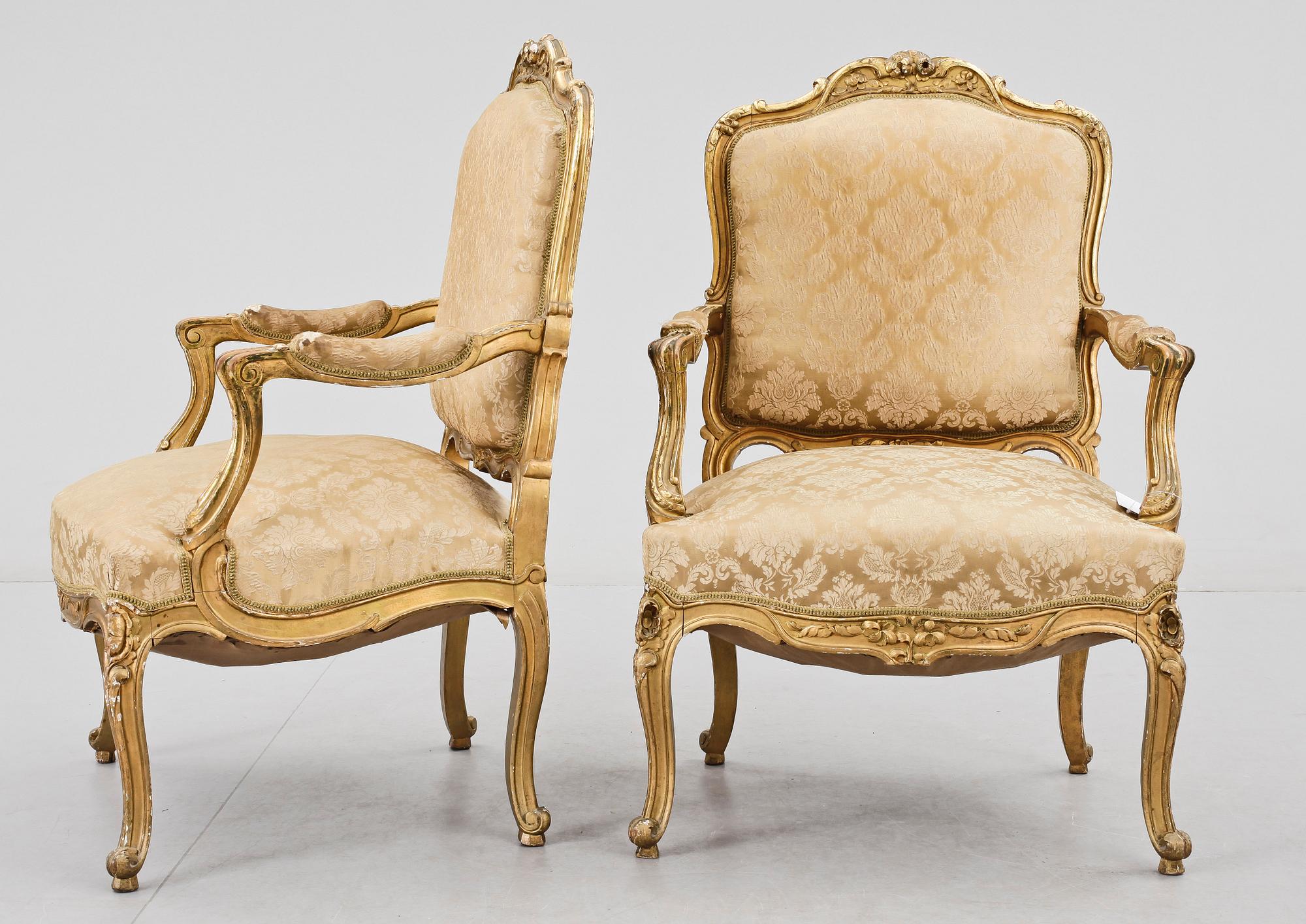 KARMSTOLAR, ett par, Louis XV-stil, 1800/1900-tal.