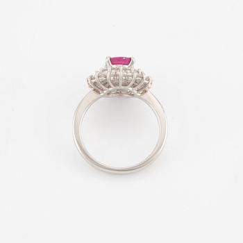 Ring, platinum with ruby and brilliant-cut diamonds, accompanying GIA report.