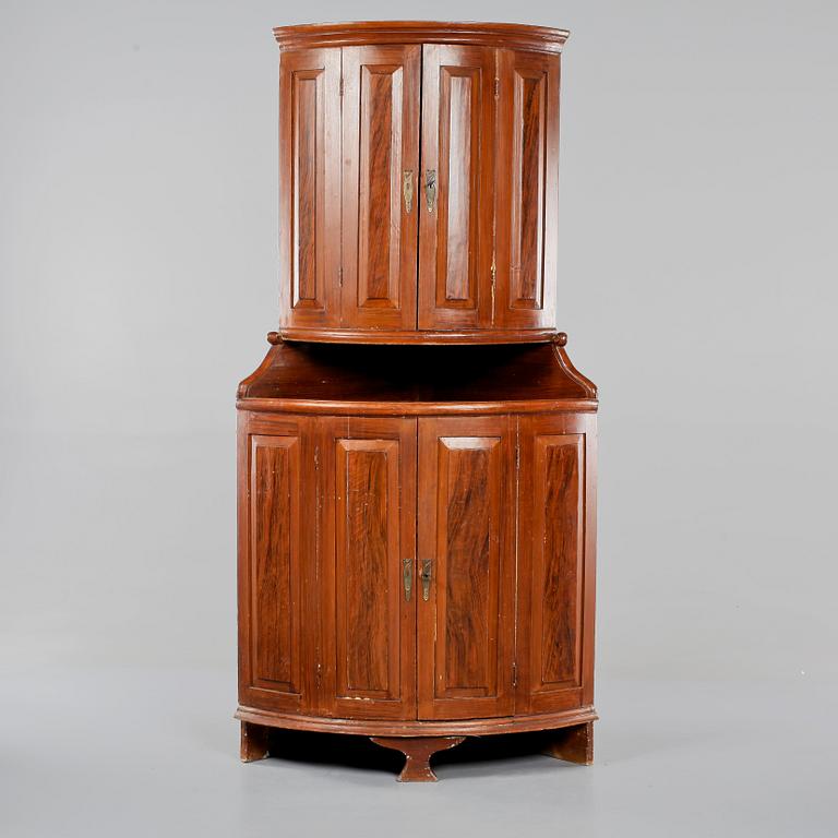 HÖRNSKÅP, 1800-tal.