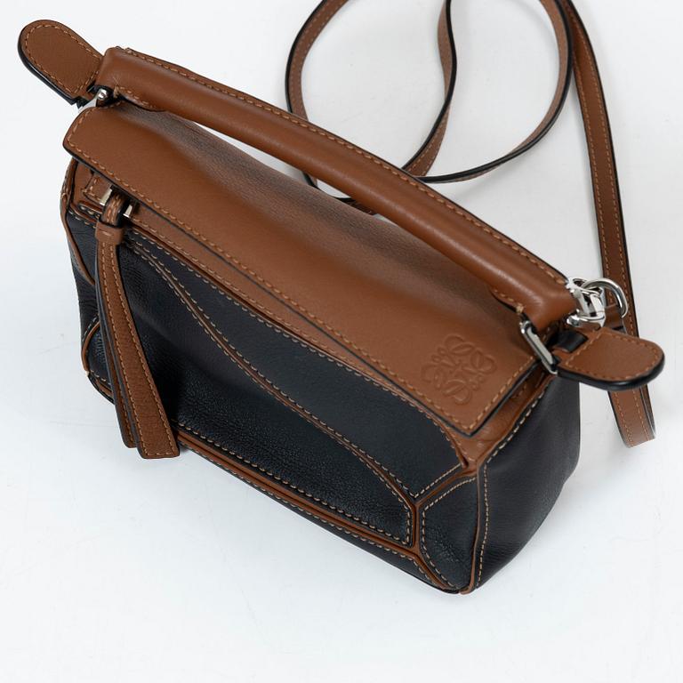Loewe, väska, "Puzzle Mini".