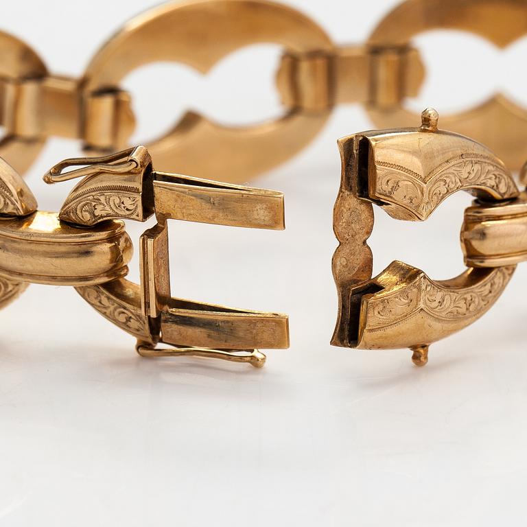 A 14K gold bracelet. Finnish import marks.