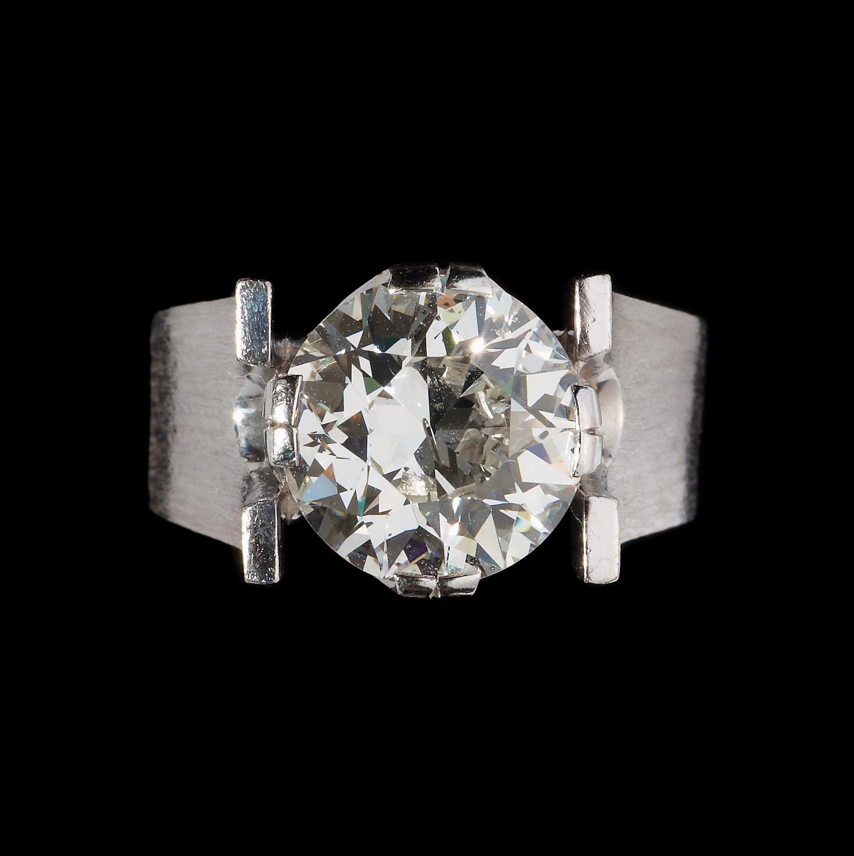 RING, antikslipad diamant, 5.05 ct. Elon Arenhill, Malmö 1976.