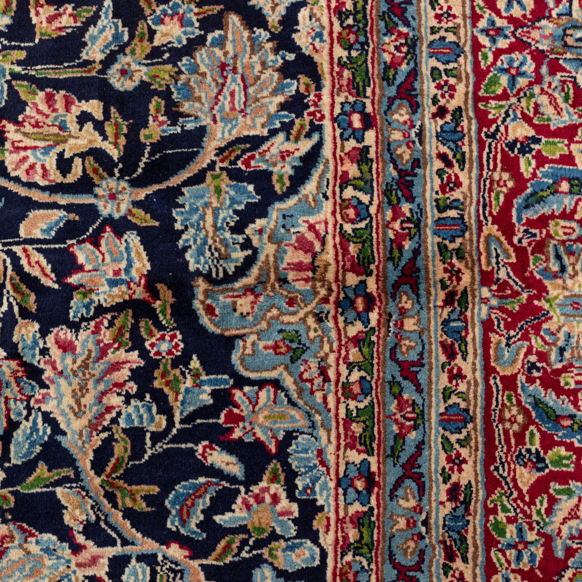 Matta, Kirman, signerad  Rasid Farrokhi ca 365 x 297 cm.
