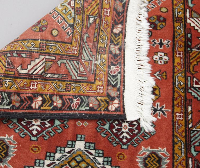 MATTA, orient, ca 296 x 80 cm.