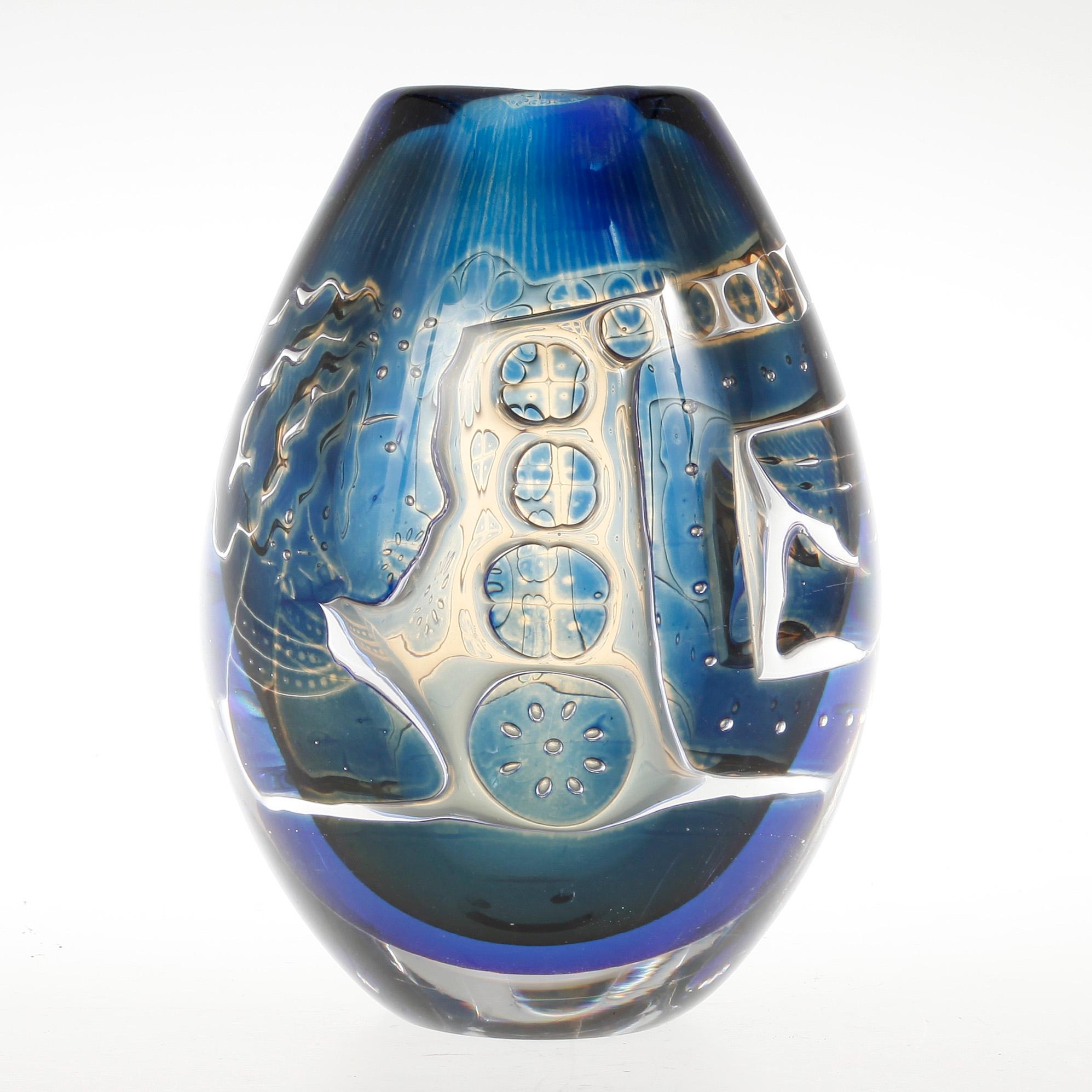 VAS, glas ariel, "Flickan och duvan" Edvin Öhrström, Orrefors 1965.