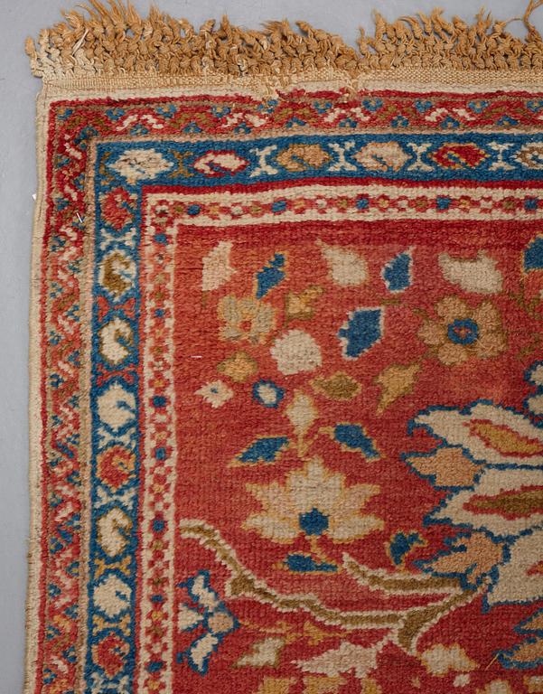 A CARPET, an antik Ziegler Mahal, ca 419,5 x 323,5 cm (as well as 1 cm flat weave at the ends).