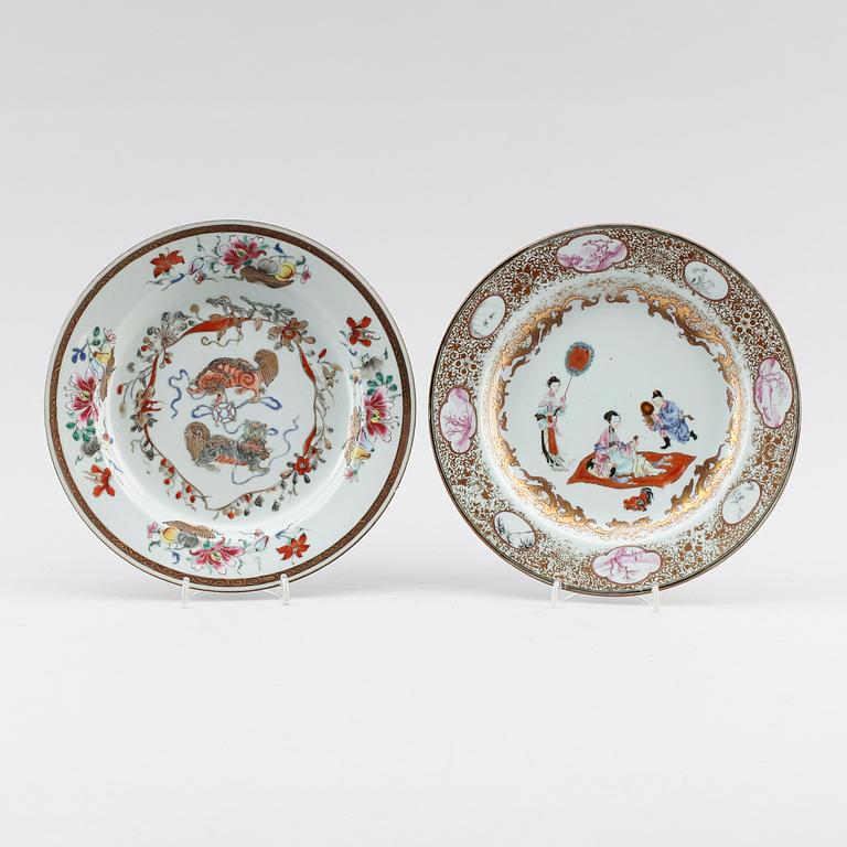 TALLRIKAR, 2 st, porslin, Kina, 1700-tal.