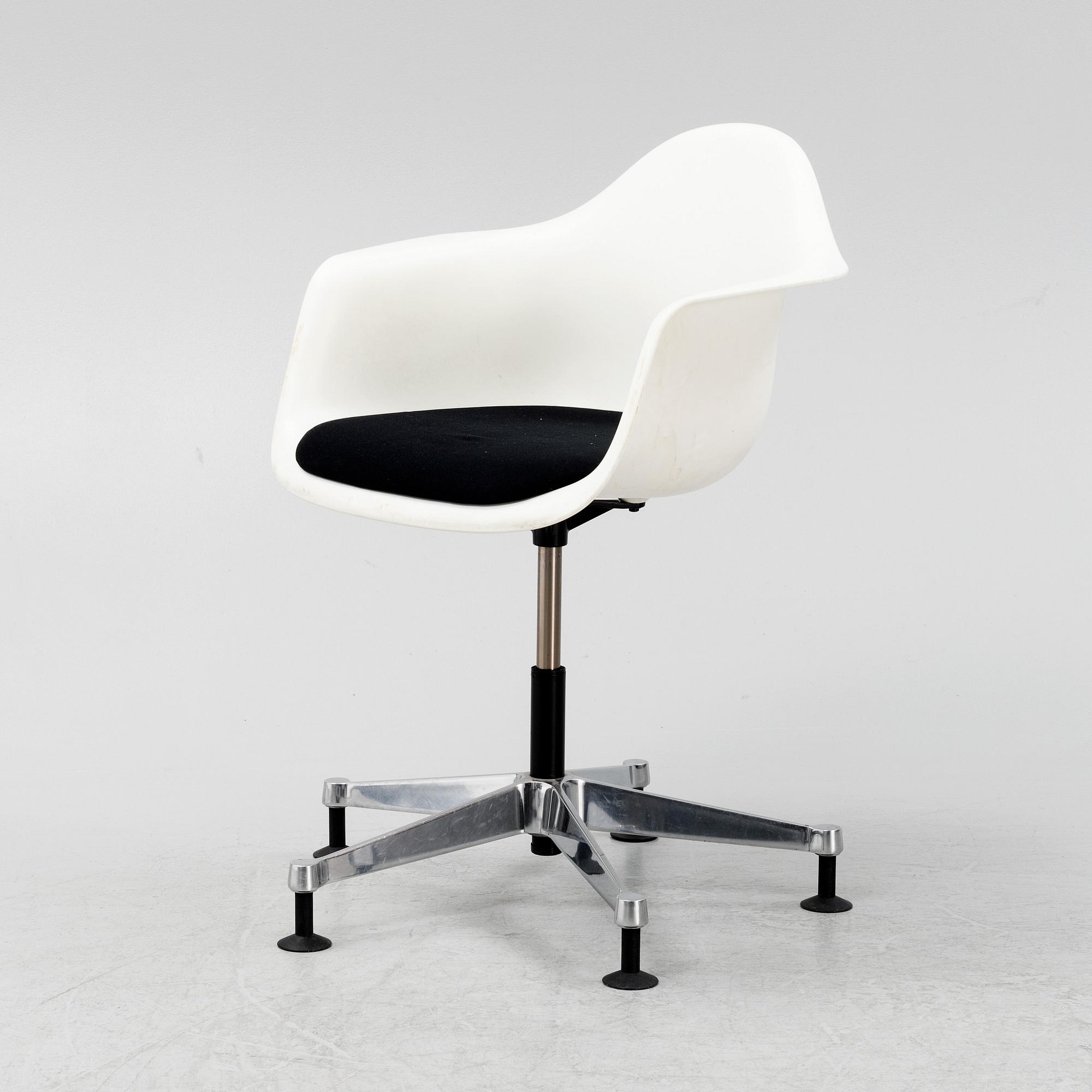 Charles & Ray Eames, a 'PACC' chair, Vitra.