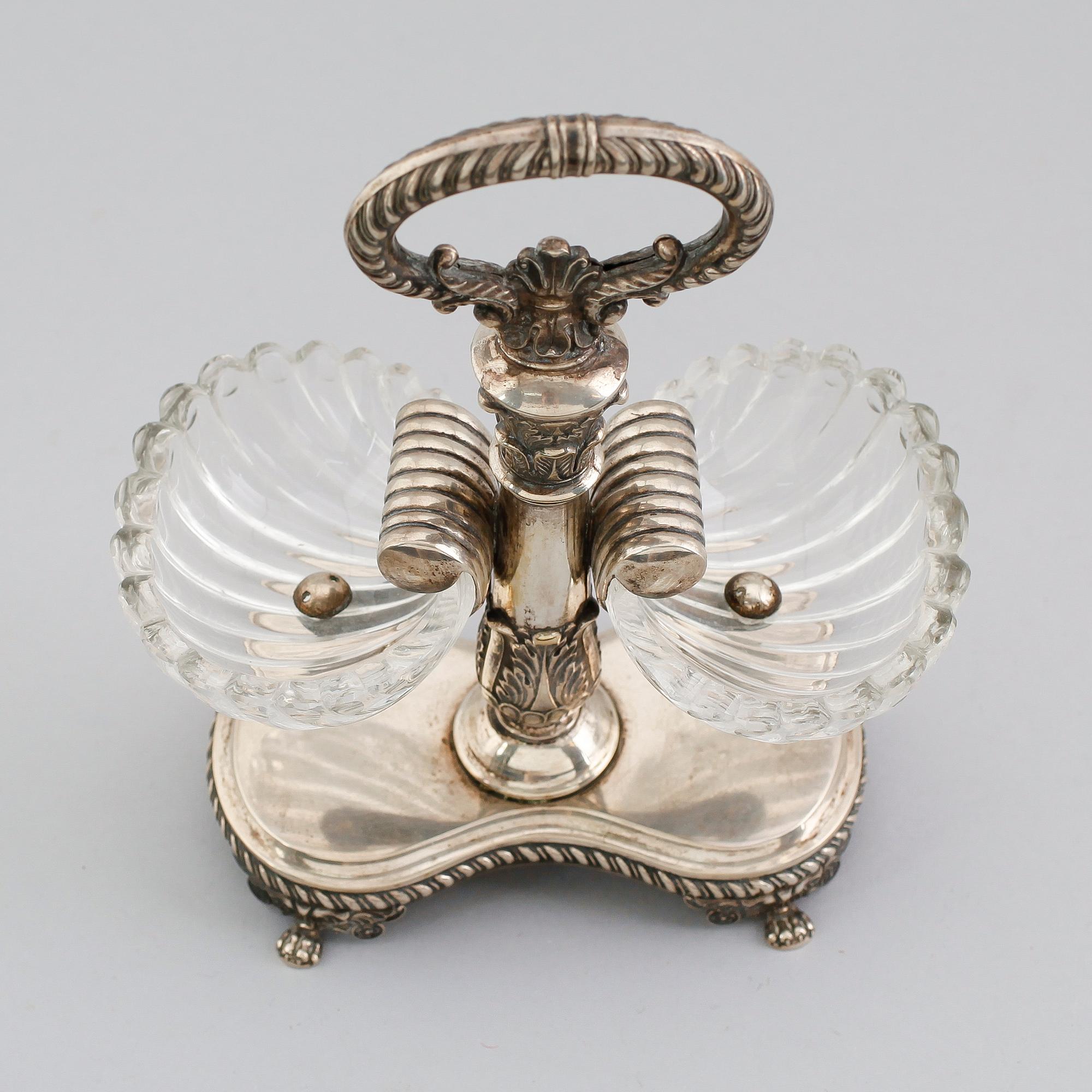 SALTKAR, silver och glas, otydliga svenska stämplar, 1800-talets mitt.