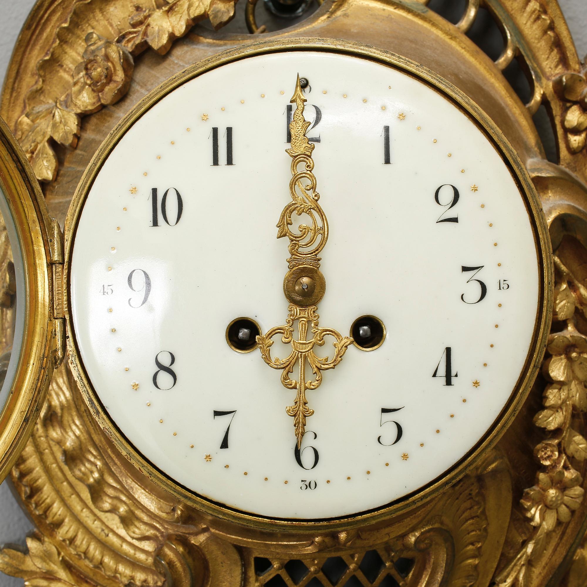 VÄGGPENDYL, Louis XV-stil, omkring 1900.